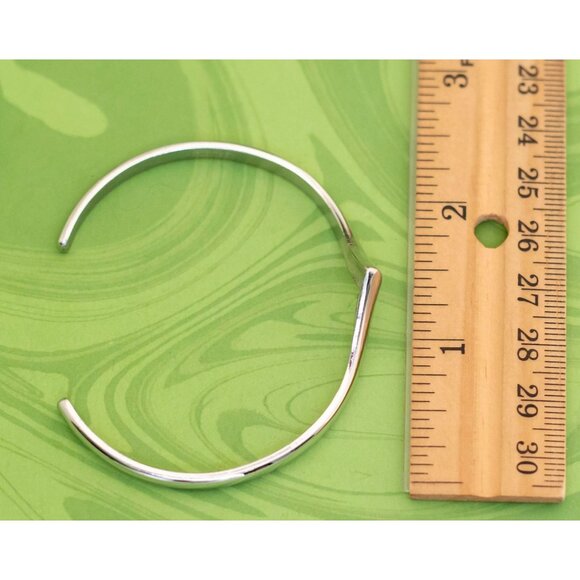 Vintage Victorian V Shaped Silver Tone Cuff Bracelet 7 inch by Avon - W20 - Picture 3 of 3